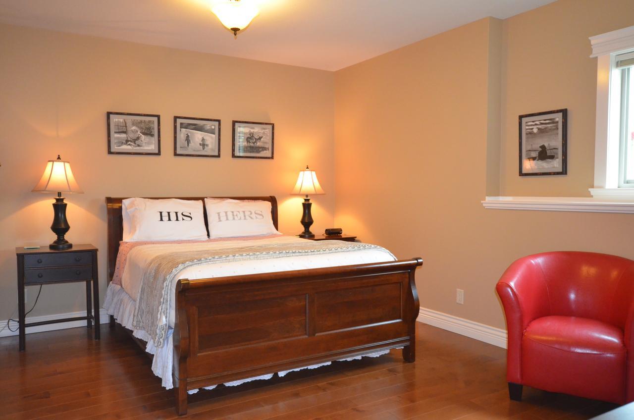 Bella Luna Bed And Breakfast West Kelowna Bagian luar foto